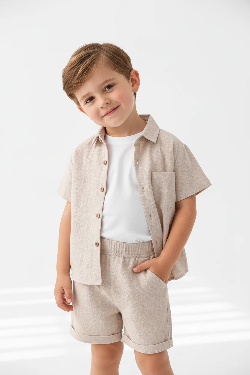 Nouvel ensemble de vêtements d'été pour enfants 2-6T, version coréenne, tenue ample pour enfants, 2 pièces, chemises fines de couleur unie pour garçons + shorts
